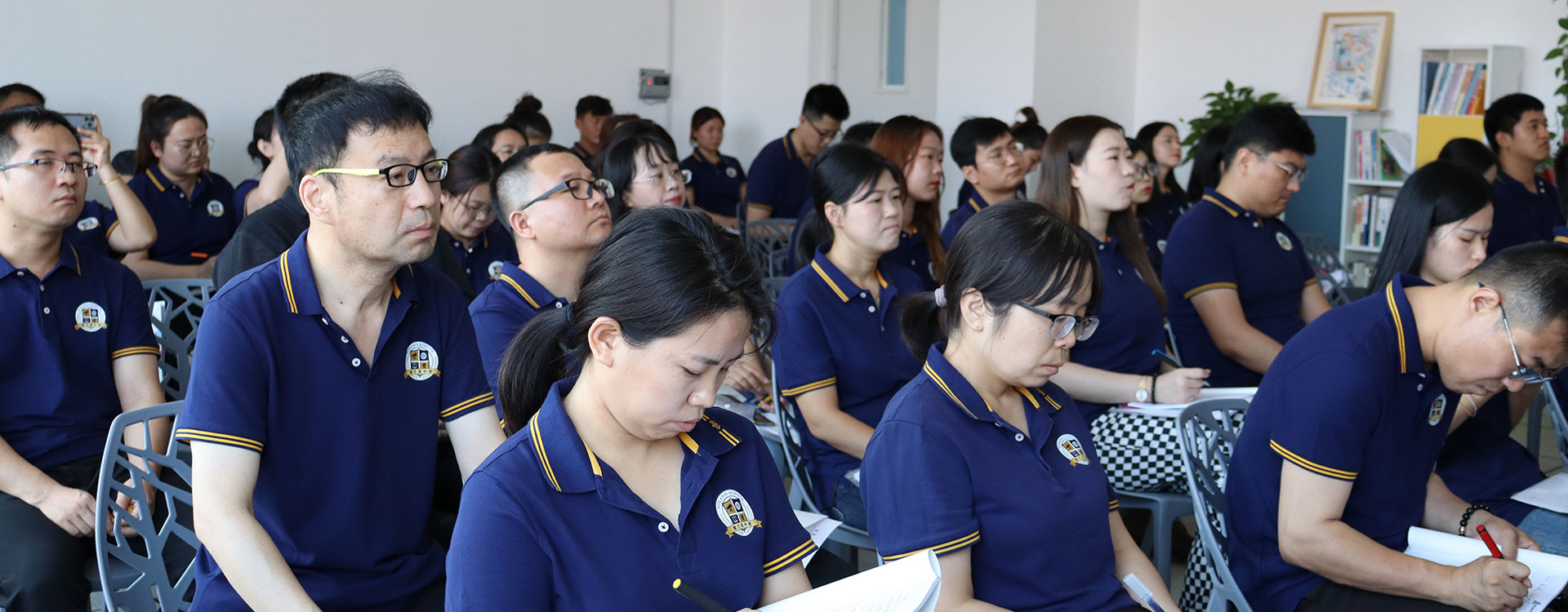 国内外男女大学生日B免费看